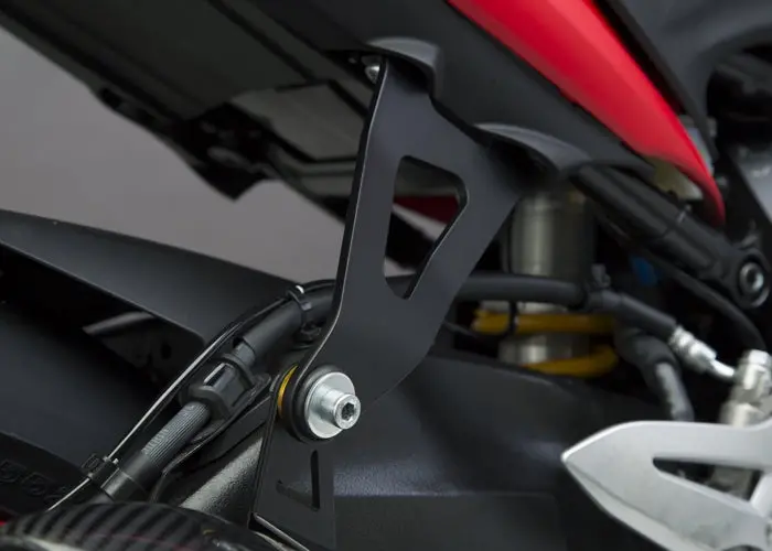 Suzuki Gsx-S1000 - (2015-2020) Yoshimura Optional Silencer Bracket For Alpha Slip-On Kit 1