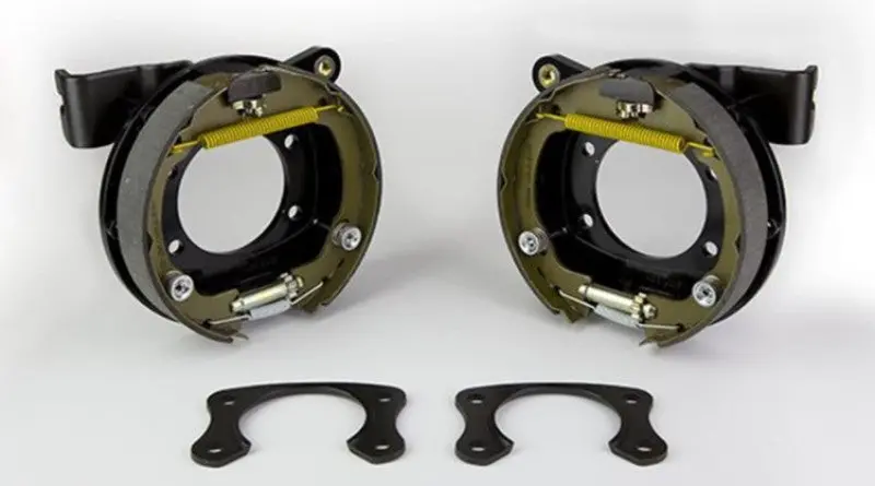 Wilwood Big Ford Disc/Drum Brake Brackets – New Style, 2.50-Inch Offset, Single-Piece Design For 11X0.81 Rotors 1